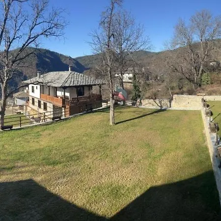 Владимировата Къща Ковачевица Guest house *